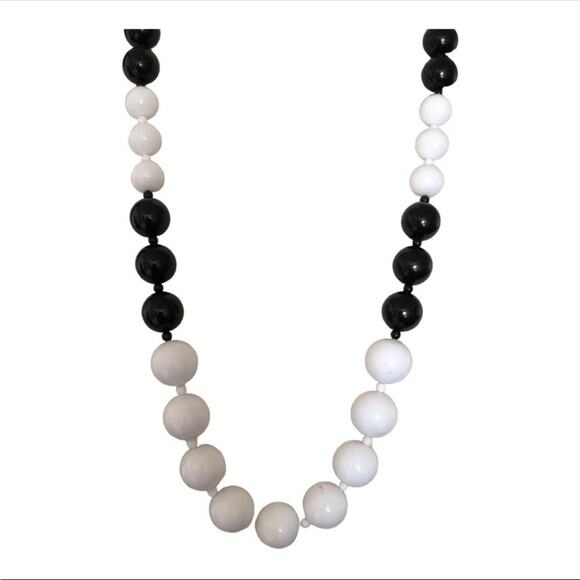 Vintage 1980’s Monet Lucite Black and White Bead Necklace Gold Toned Clasp - Picture 8 of 9